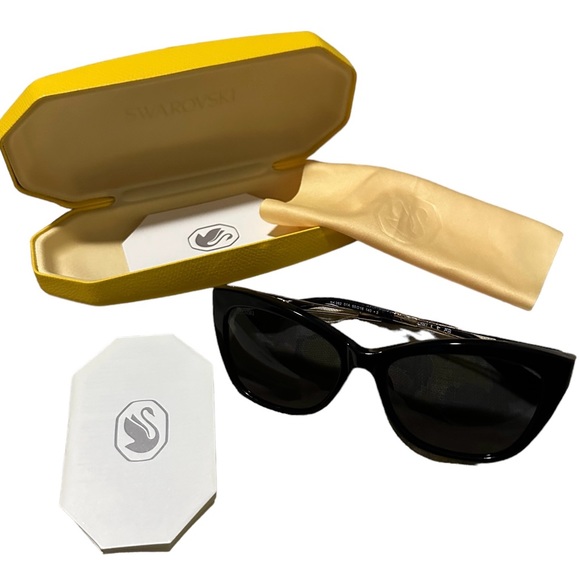 Swarovski Butterfly Sunglasses Shiny Black / Smoke Lenses - Picture 3 of 13